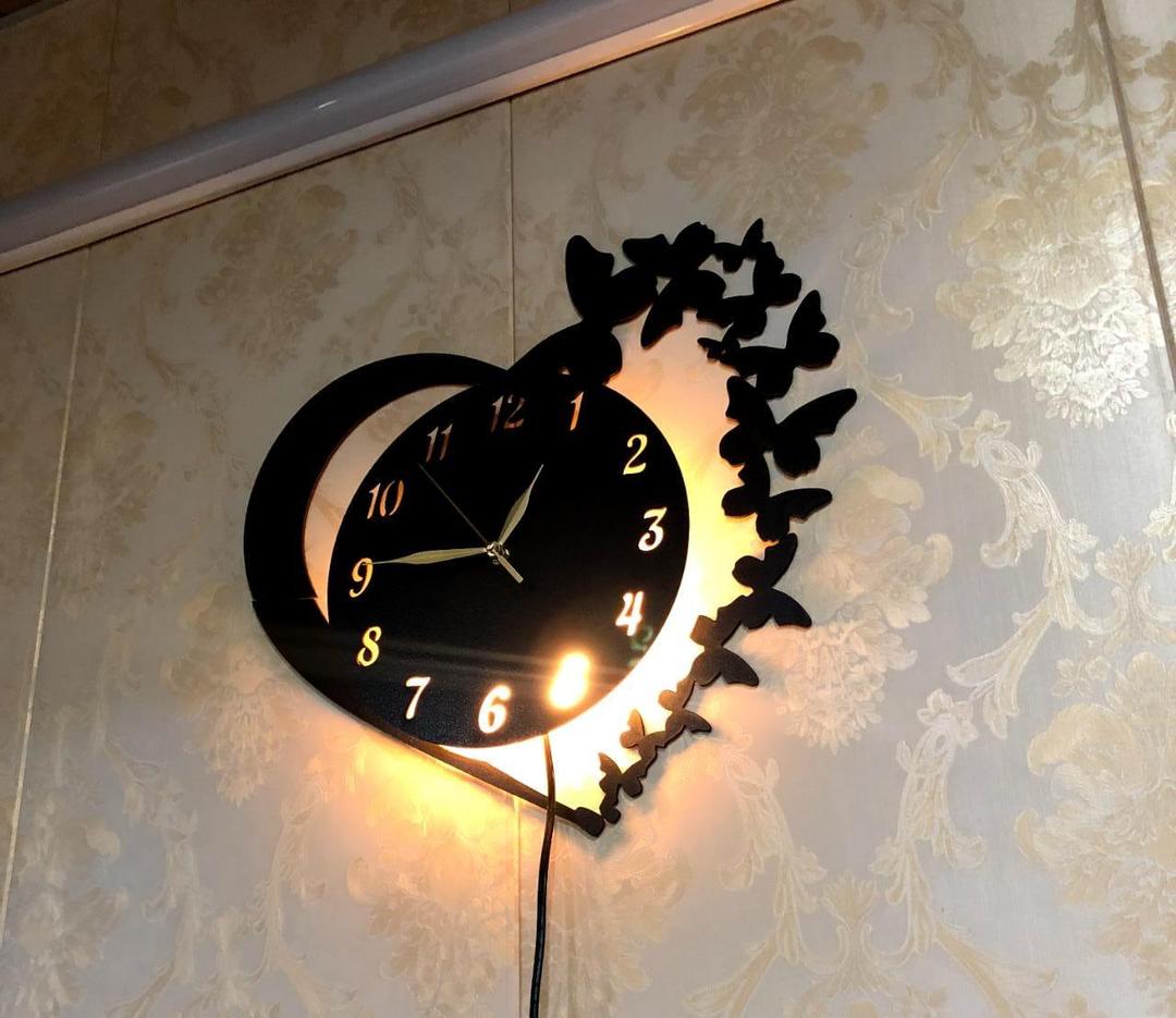Heart Wooden Wall Clock With Premium Light - Image 3